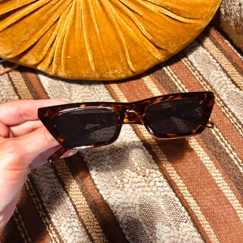 Flat Top Slim Tortoise Cat Eye Sunglasses NWT - Picture 1 of 11